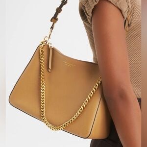Tory Burch Perry Shoulder Bag in Tiramisu
Gold Hardware